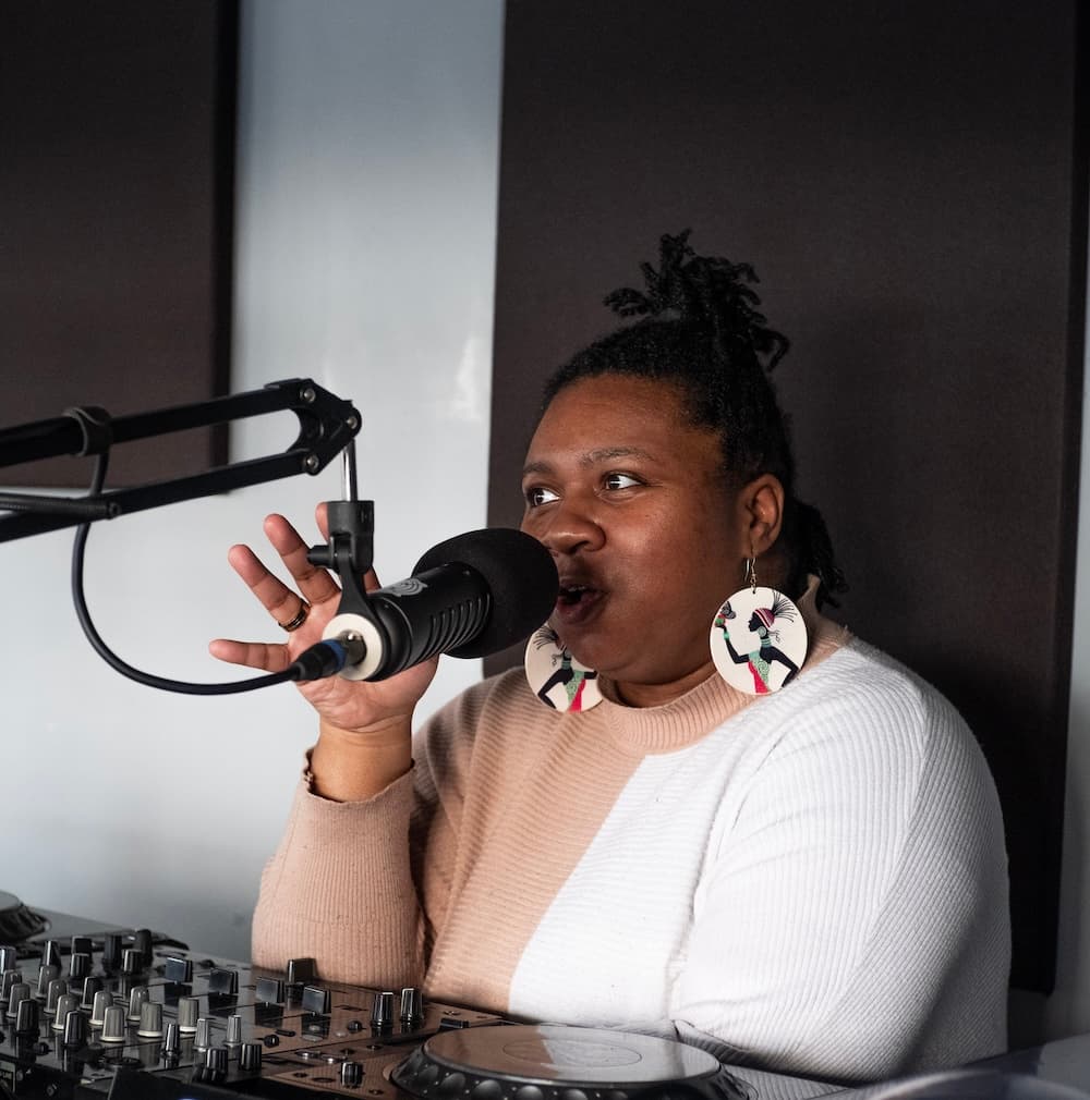 Mode London presenter